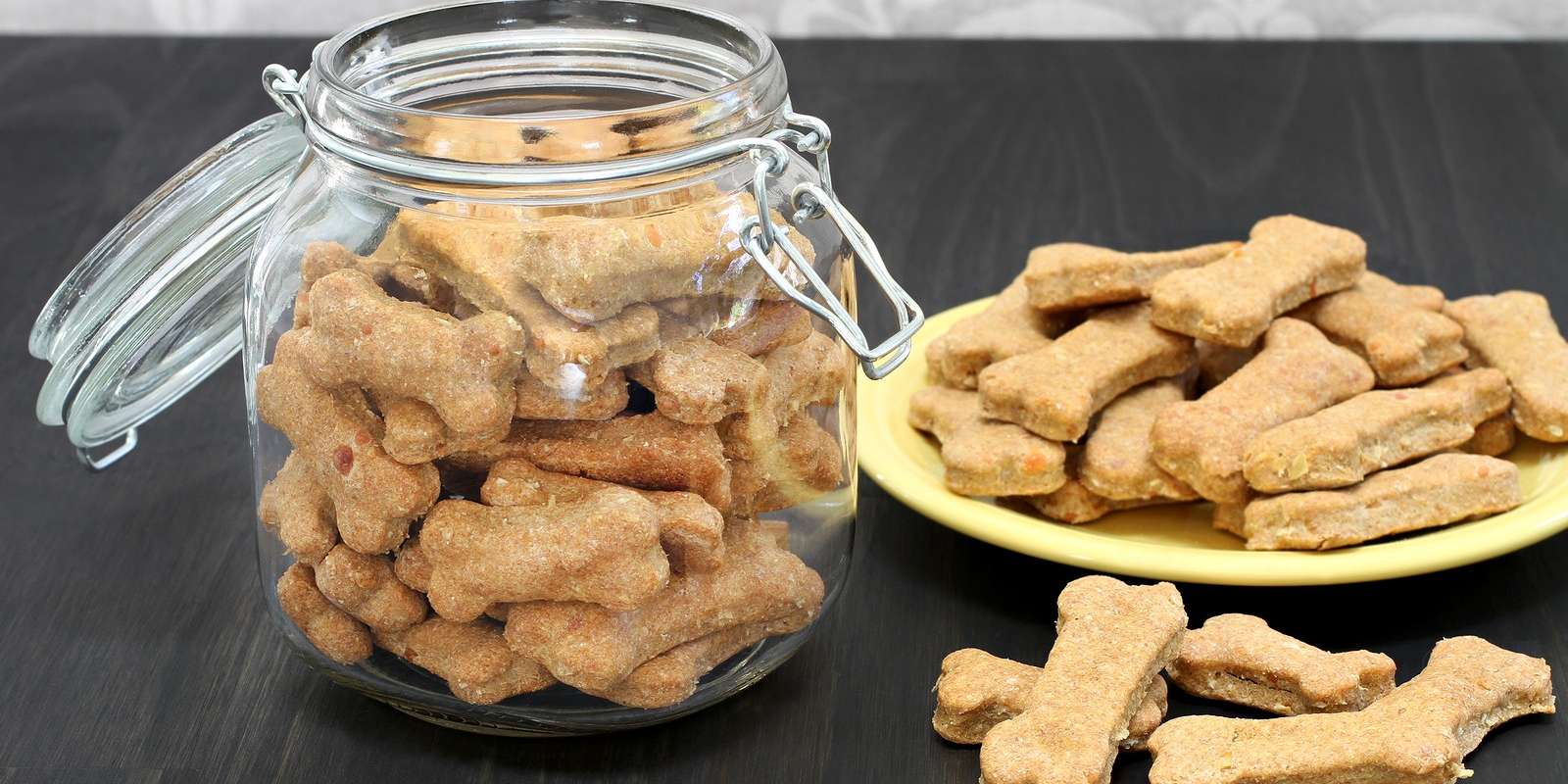 Peanut Butter Dog Biscuits With Molasses