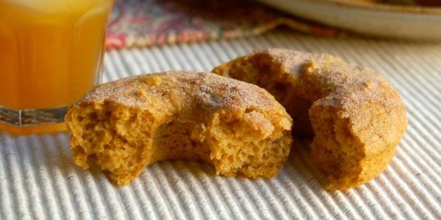 Healthy Baked Pumpkin Doughnuts