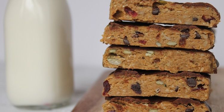 Vegan Peanut Butter Chocolate Chip Protein Bars