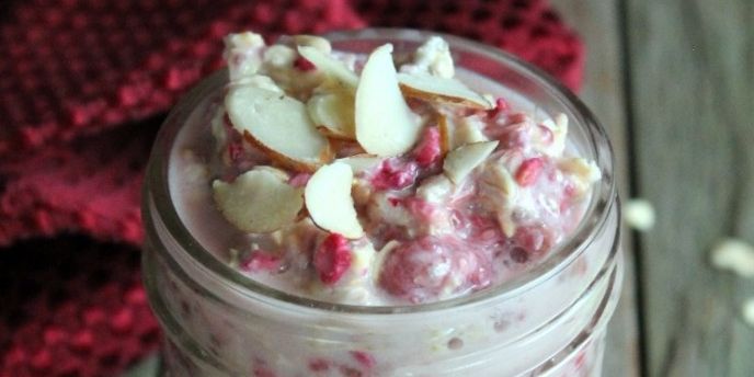 Raspberry Almond Overnight Oats