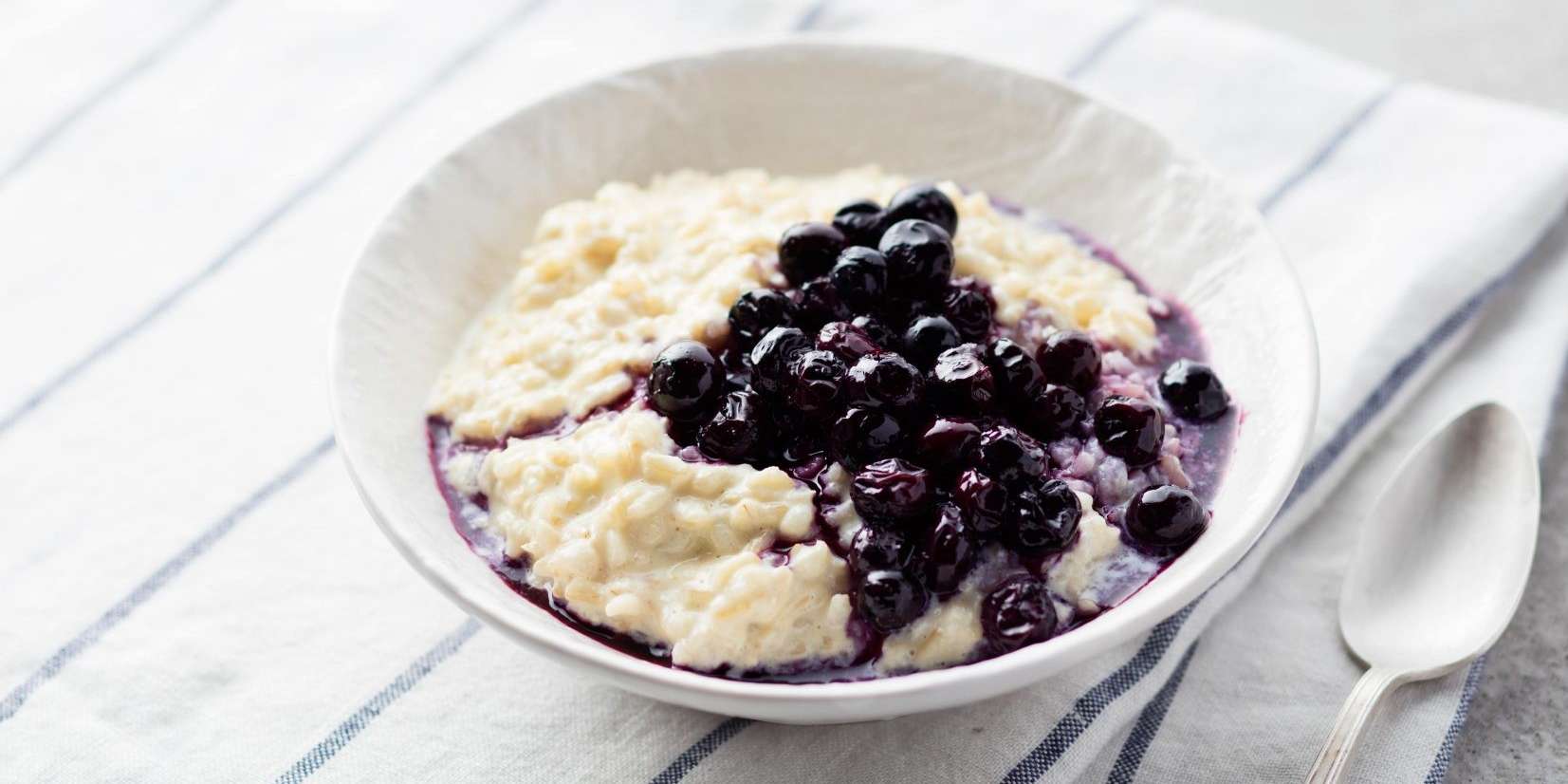 Brown Rice Porridge with Roasted Blueberries