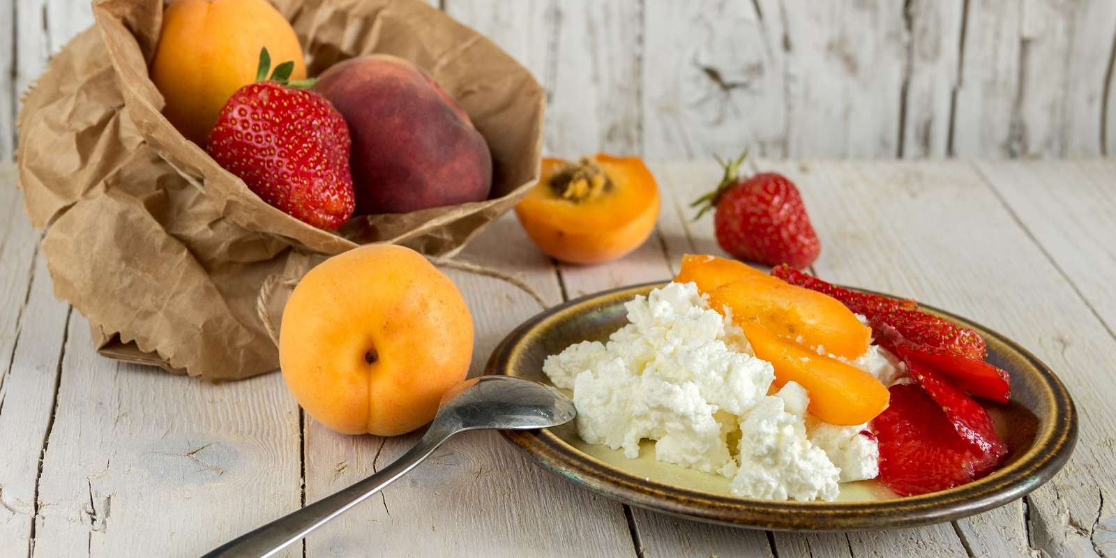 Cottage Cheese and Fruit