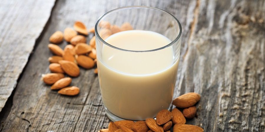 Homemade Almond Mylk