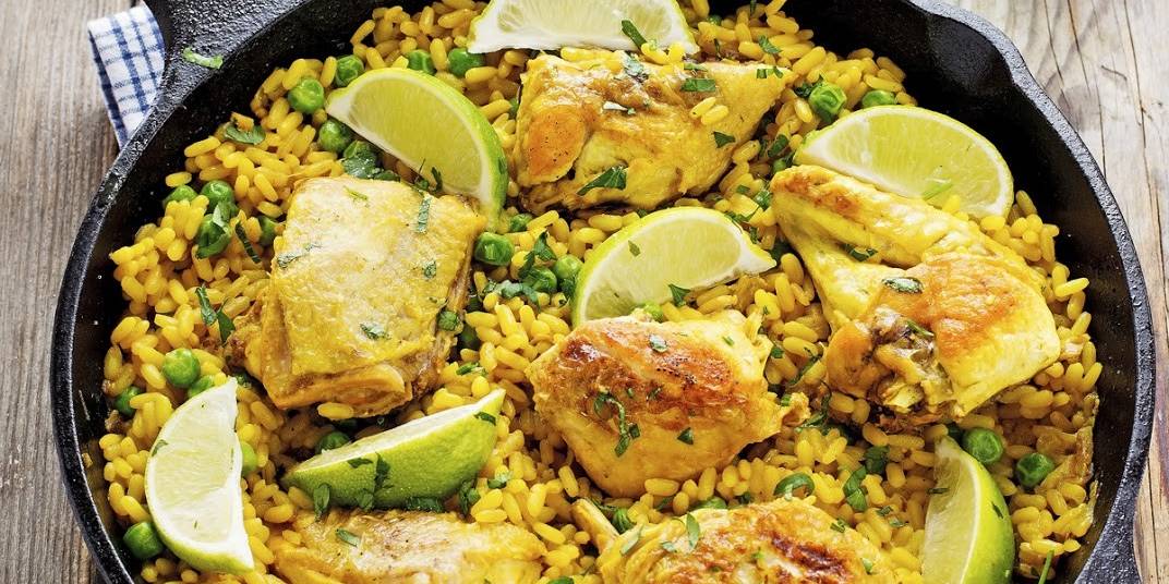 ONE-POT TURMERIC CHICKEN AND RICE