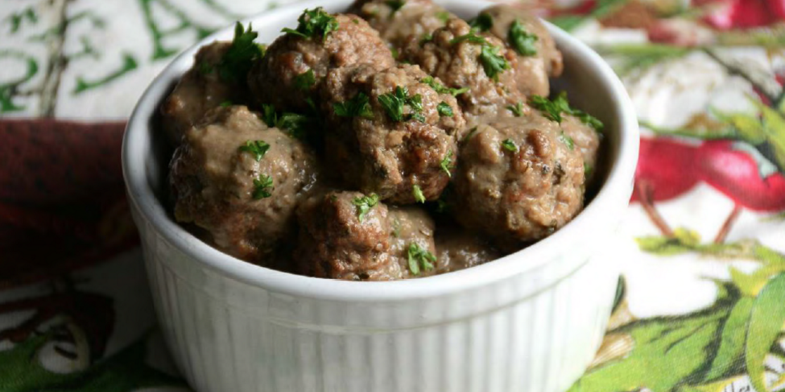 Instant Pot Meatballs & Mushroom Gravy