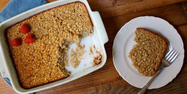 Baked Vanilla Oatmeal with Nutmeg