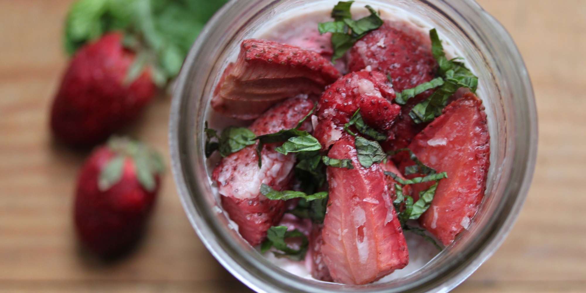 Roasted Strawberry & Vanilla Overnight Oats