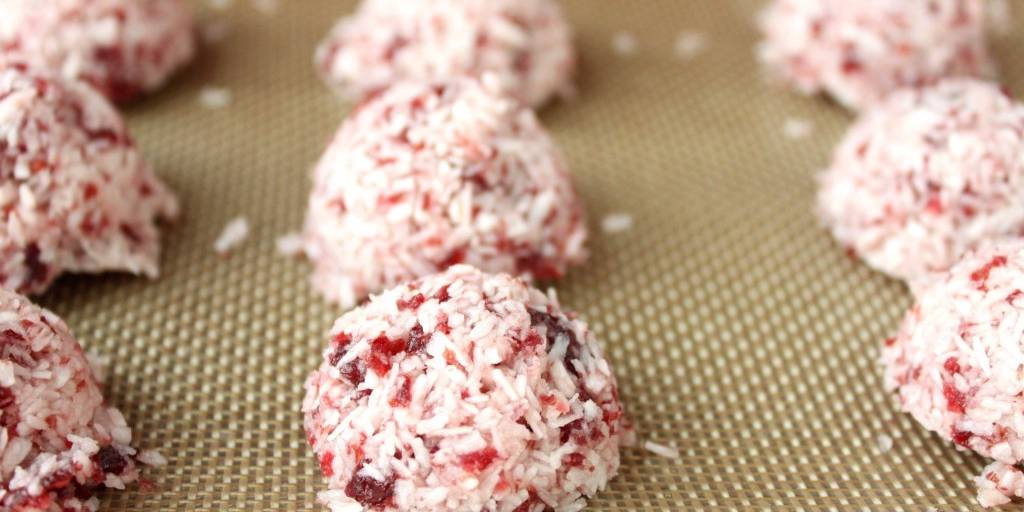 Vegan Cherry Macaroons