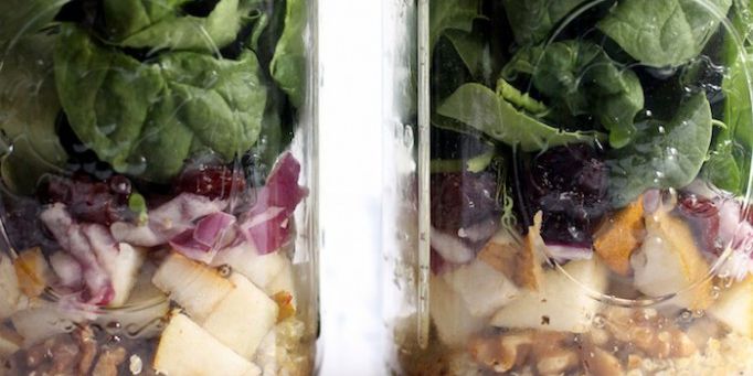 Quinoa, Pear & Spinach Salad in a Jar 