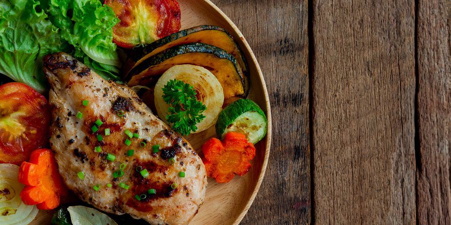 Chicken with Garden Vegetables in Parchment