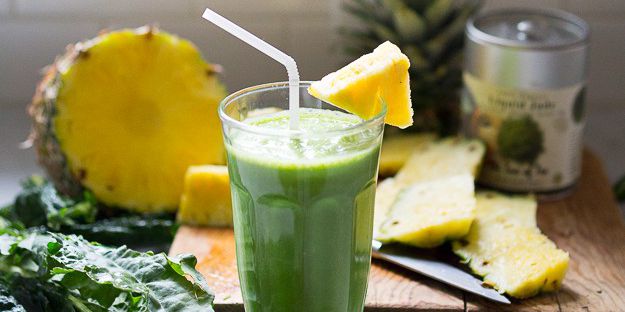 Steamed Kale and Pineapple Smoothie
