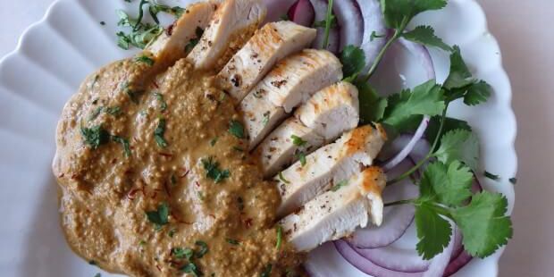 Walnut Sauce Over Grilled Chicken