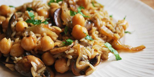 Chickpeas with Brown Rice, Mushrooms, and Thyme