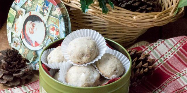 Sugar-Free Paleo Pecan Snowball Cookies