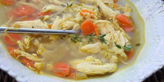 Low FODMAP Chicken and Rice Soup with Turmeric