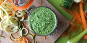 Lemony Spinach Raw Pesto with Zoodles