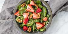 Low Fodmap Spinach Salad with Strawberries