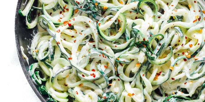 Zucchini Noodles in Garlic Lemon Vegan Cream Sauce