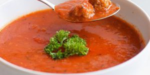 Low FODMAP Tomato soup with meatballs
