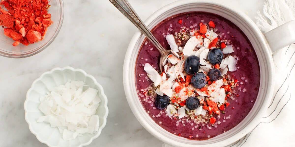 Berry Superfood Smoothie Bowl