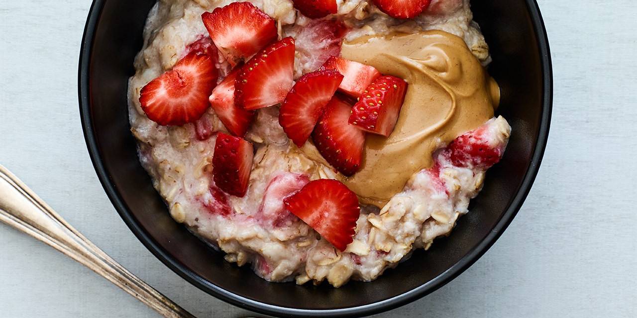 Egg White Oatmeal With Strawberries and PB