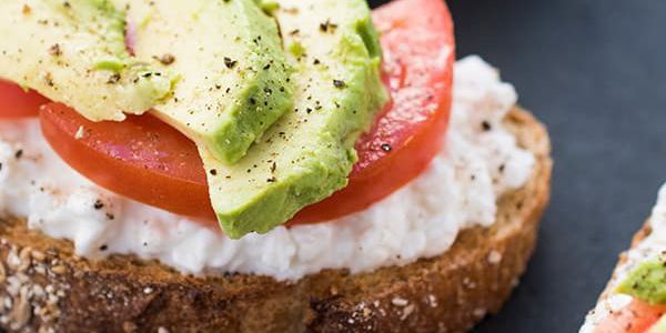 Avocado Toast with Cottage Cheese and Tomatoes