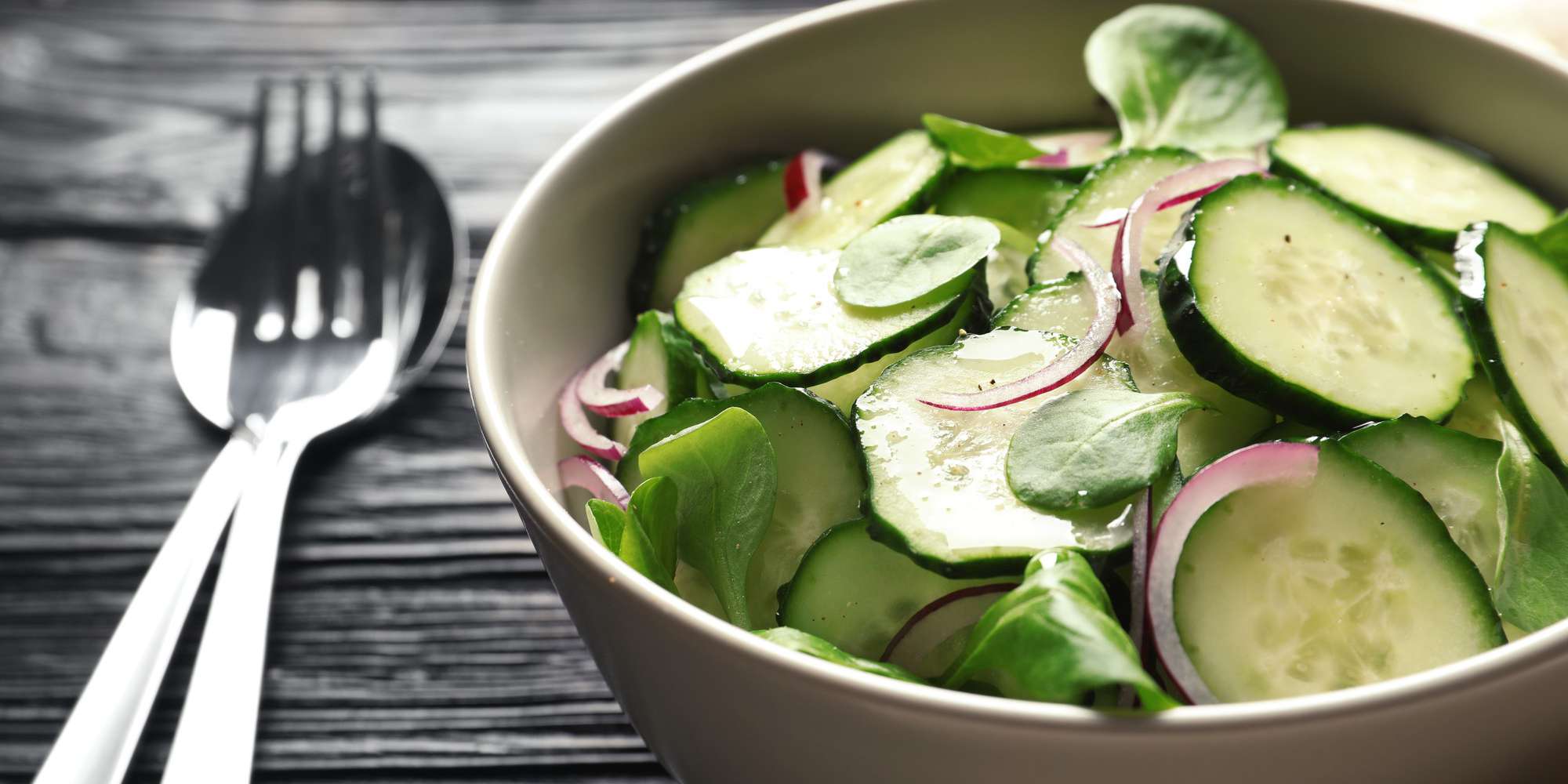 Fresh Simple Spinach Salad with Cucumber