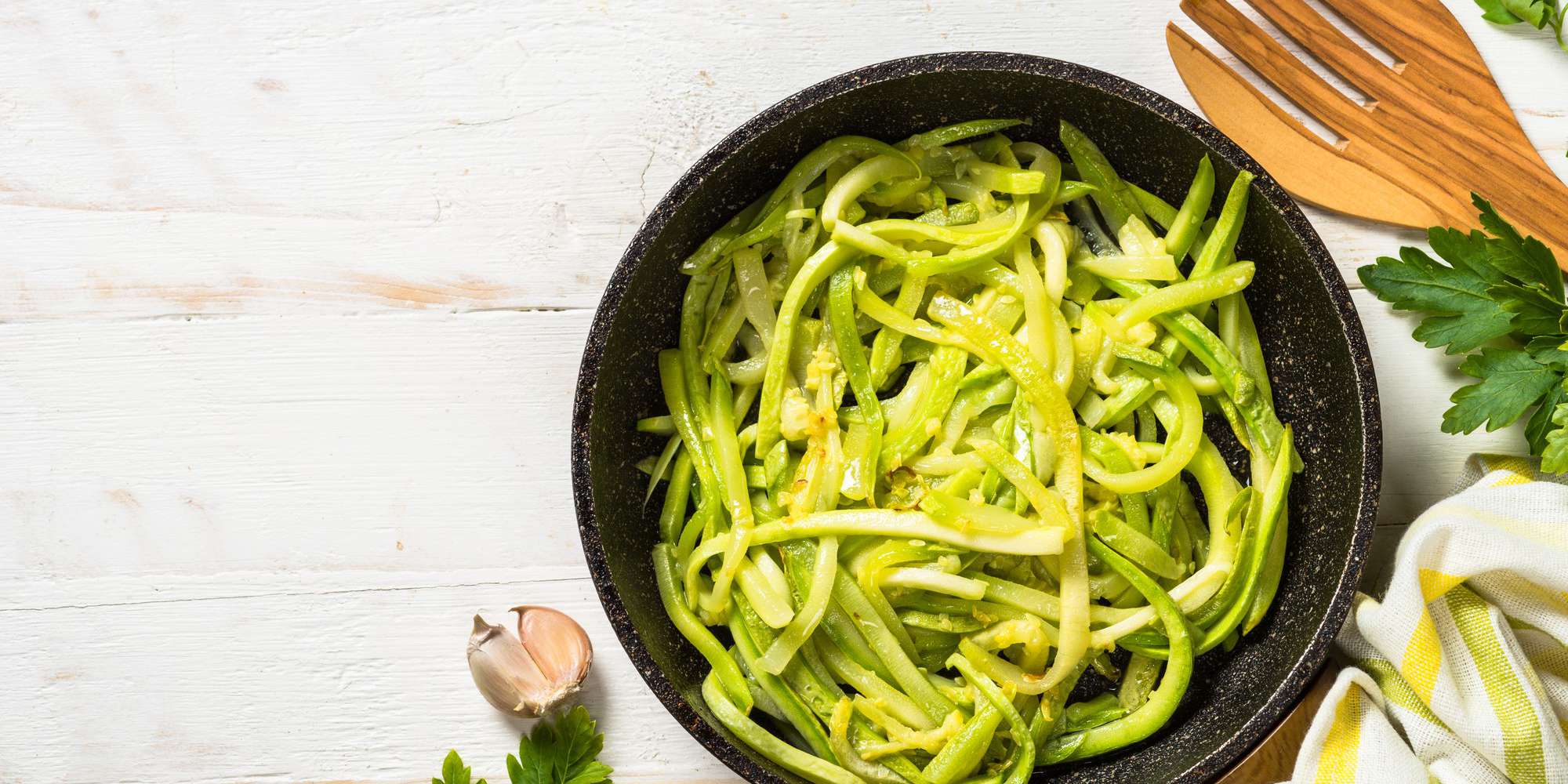 Zucchini Noodle Healthy Pad Thai