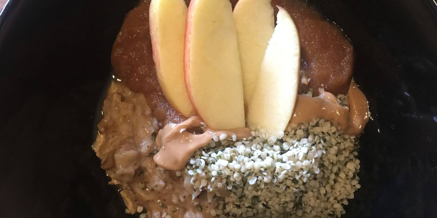Cashew Oat Breakfast Bowl