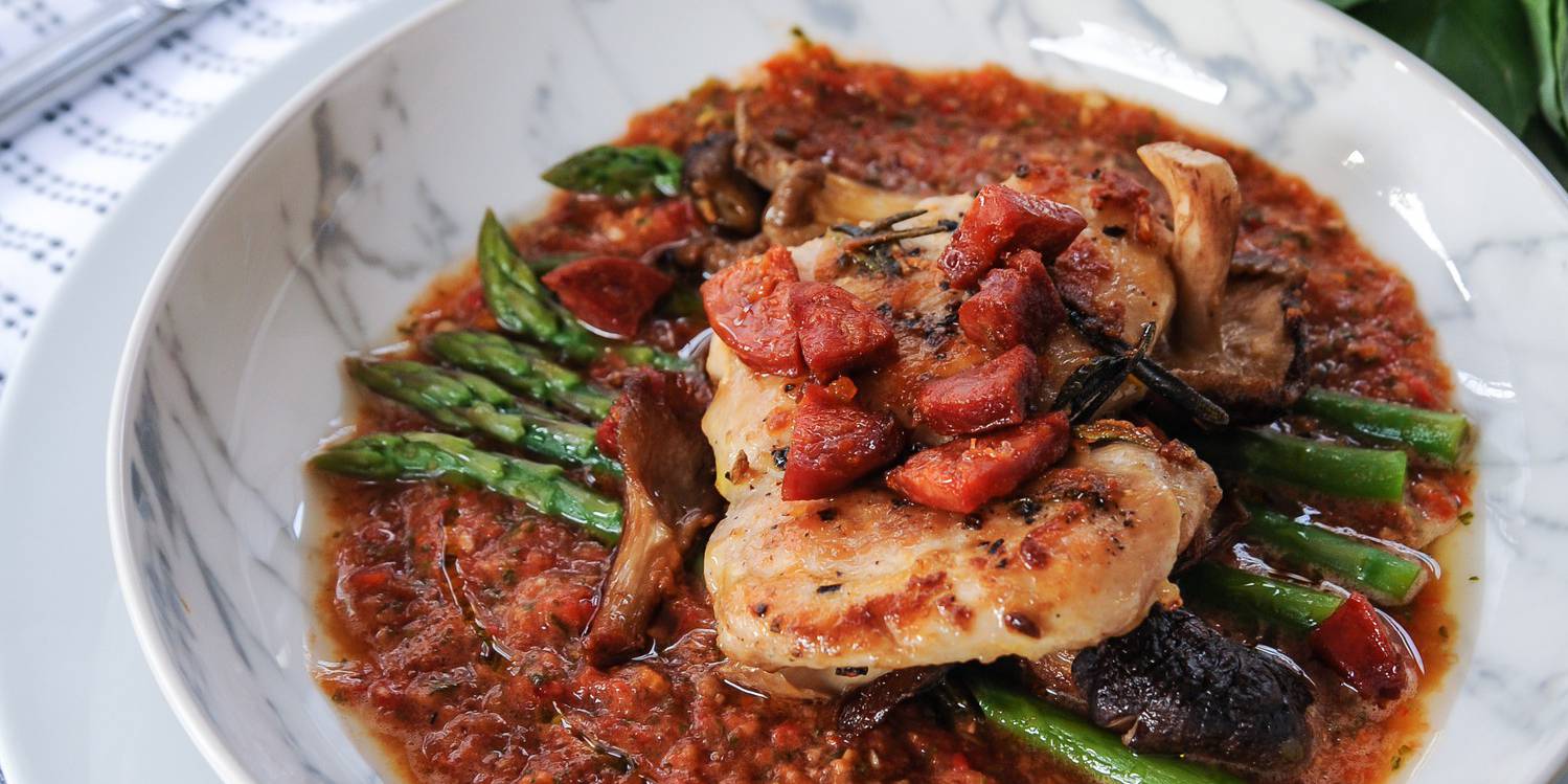 Rosemary Chicken, Tomato Sauce & Asparagus