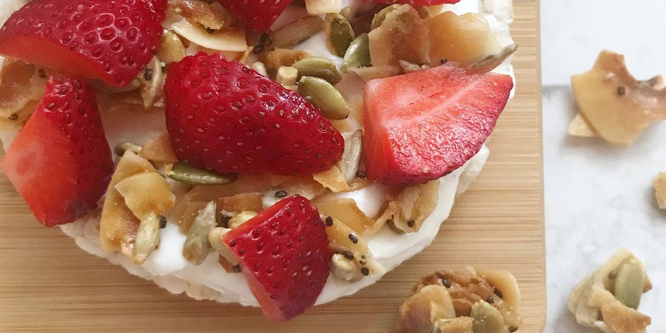 Yogurt-Topped Rice Cake