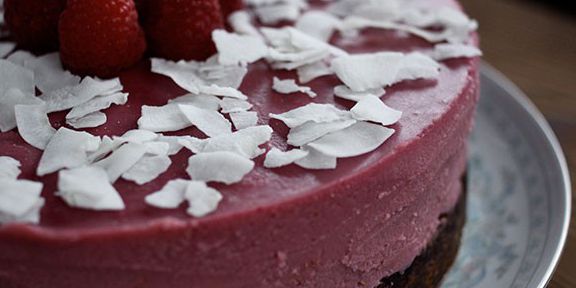 Coconut-Raspberry "Cheesecake"