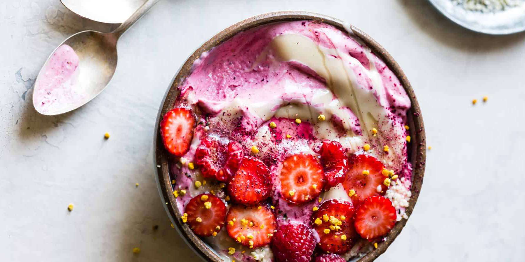 Hibiscus Berry Smoothie Bowls