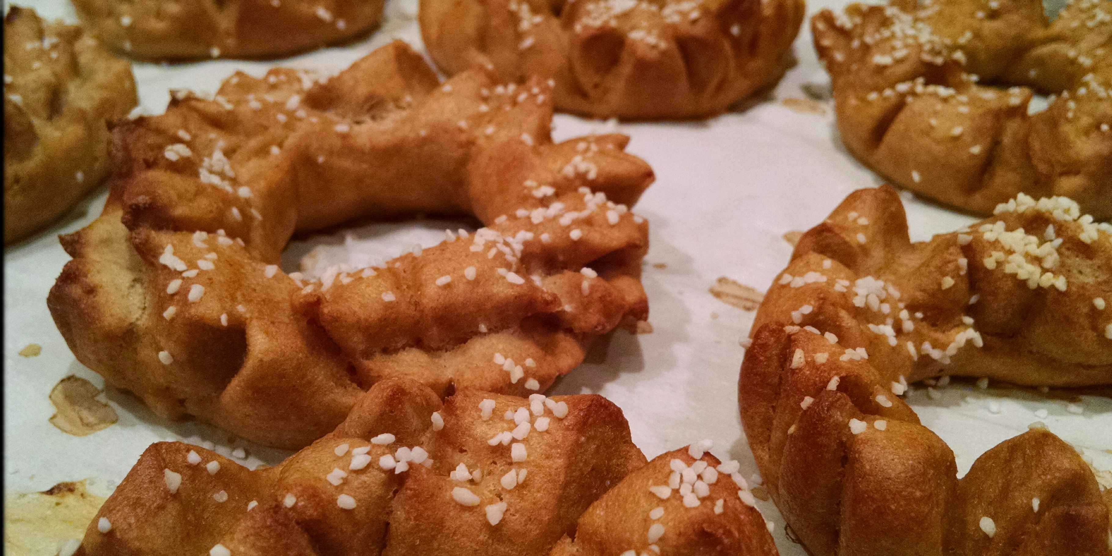 ByziMom's Crown of Thorns Pretzel Rolls