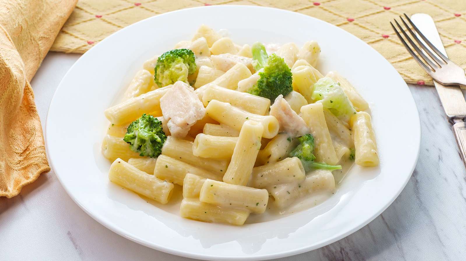 Cashew Alfredo Pasta with Broccoli