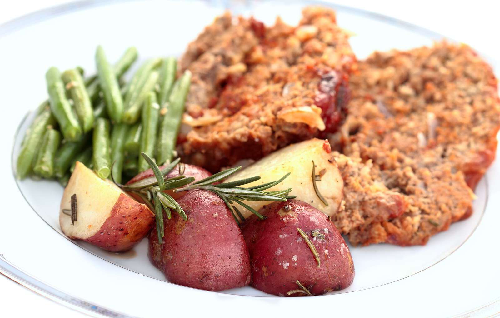 Mini Meatloaf with Potatoes & Green Beans