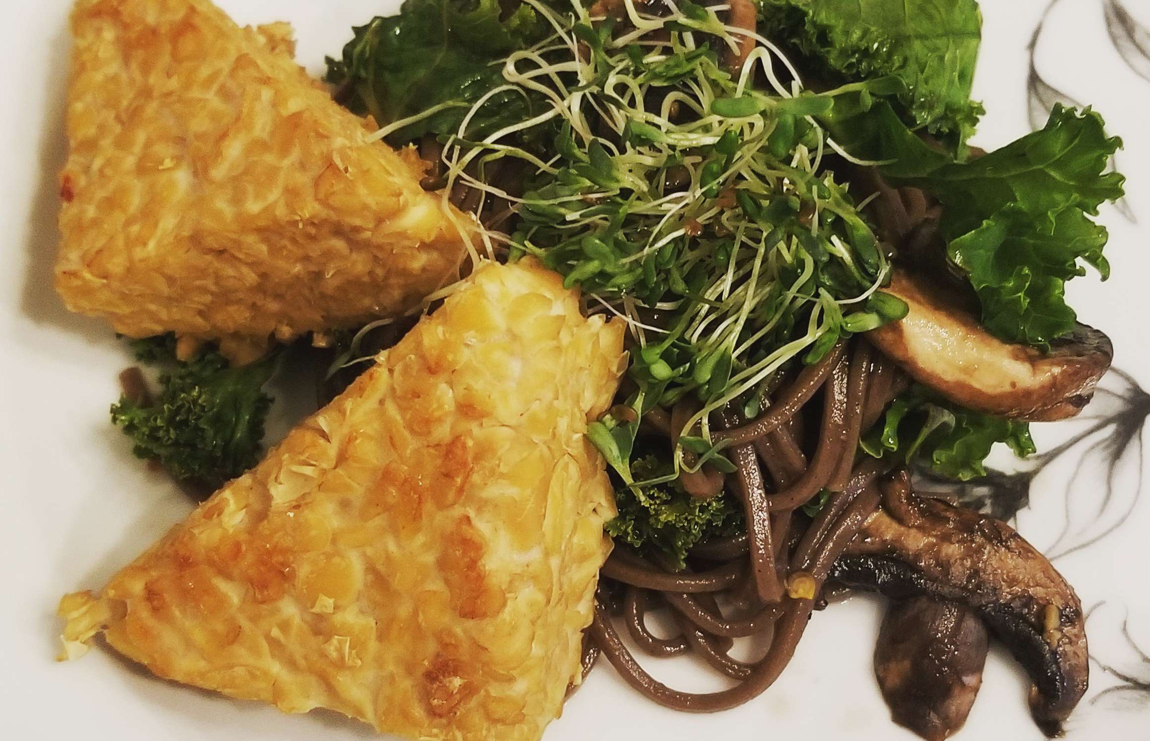 Soba noodles with tempeh