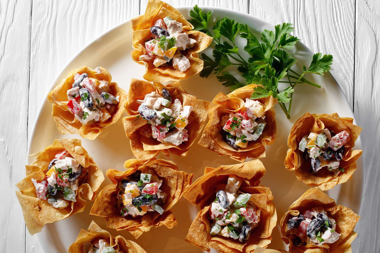 Mini Hummus & Roasted Pepper Phyllo Bites