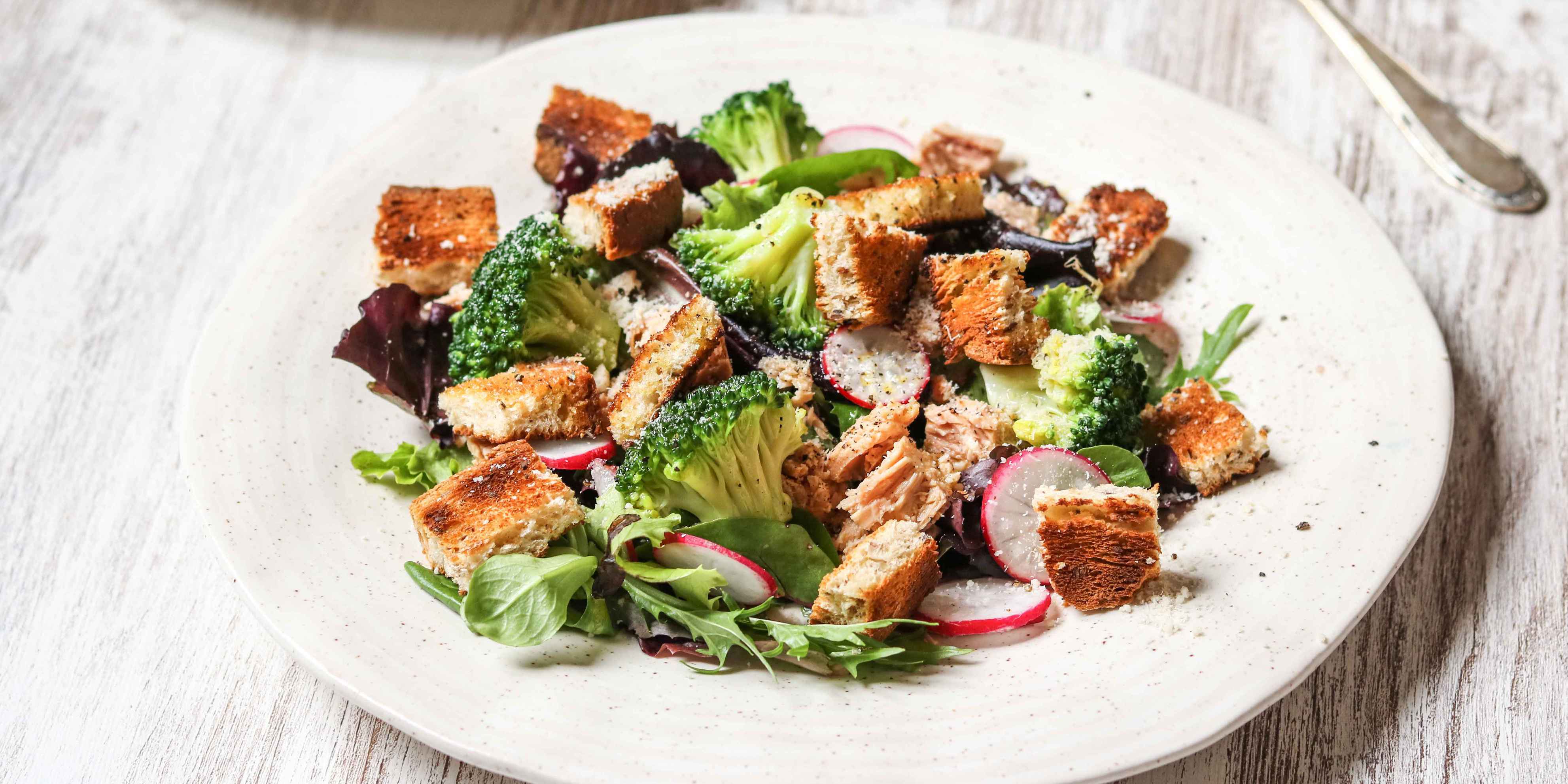 Tuna & Broccoli Salad with Honey Vinagrette