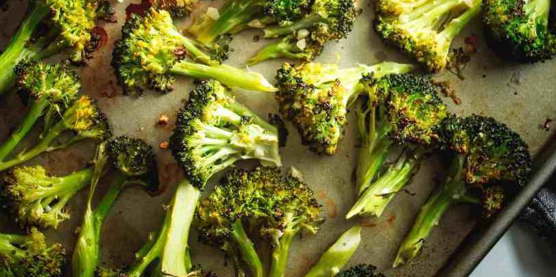Lemon Garlic Roasted Broccoli (Oil-free)