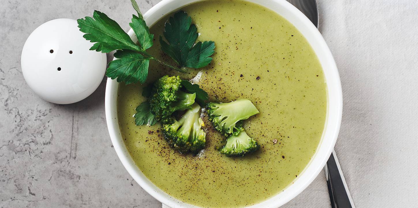 'Cream' of Broccoli & Kale Detox Soup