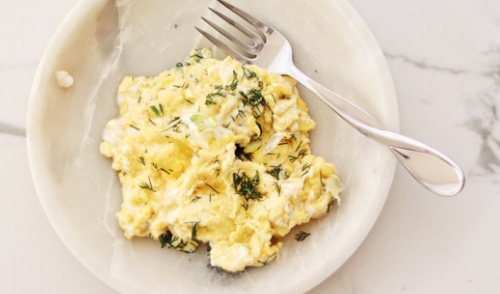 Oeufs brouillés fromage à la crème