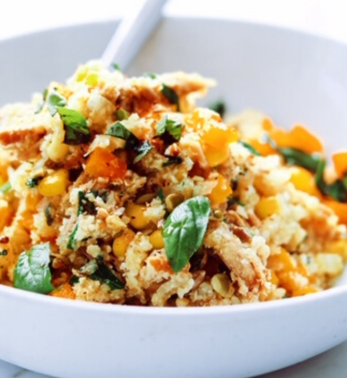 Riz frit aux chou-fleur et porc braisé