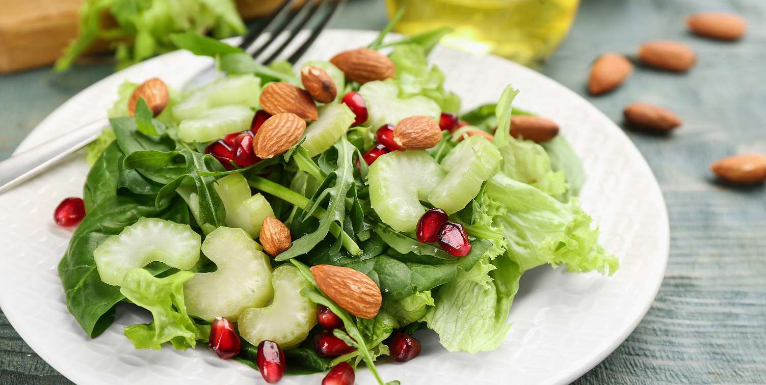 Spinach and Pomegranate Salad