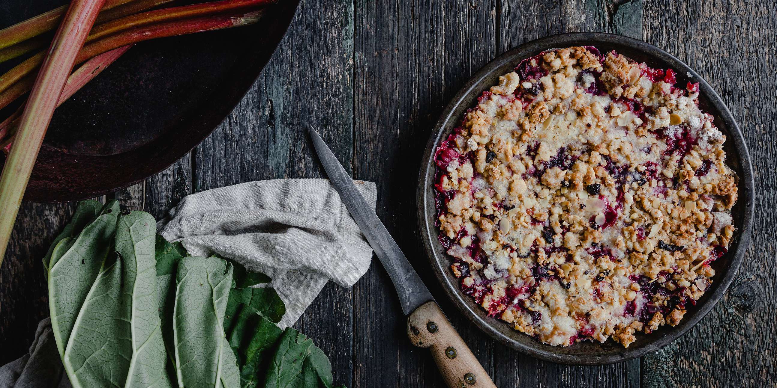 Healthy Rhubarb & Ginger Crumble