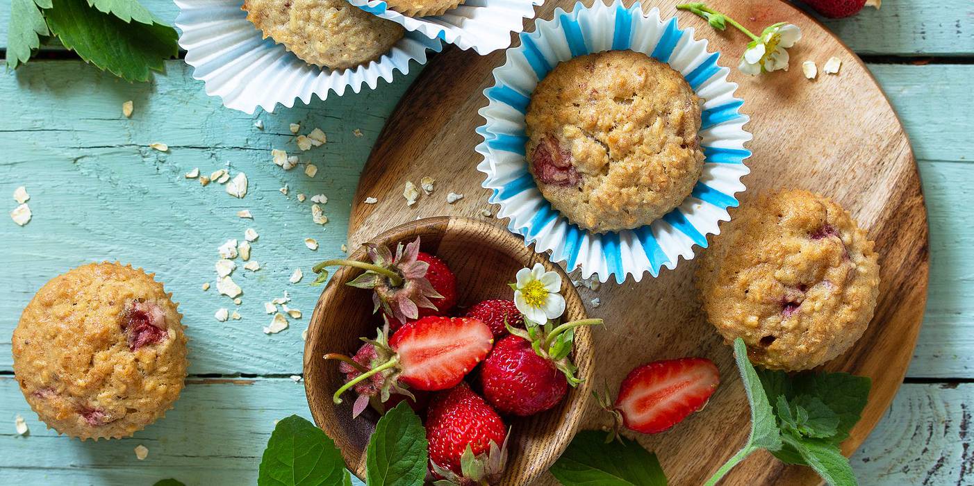 Vegan Strawberry Streusel Muffins