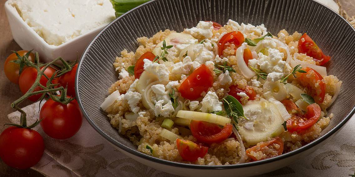 Quinoa Greek Salad with Tomatoes, Cucumber & Feta