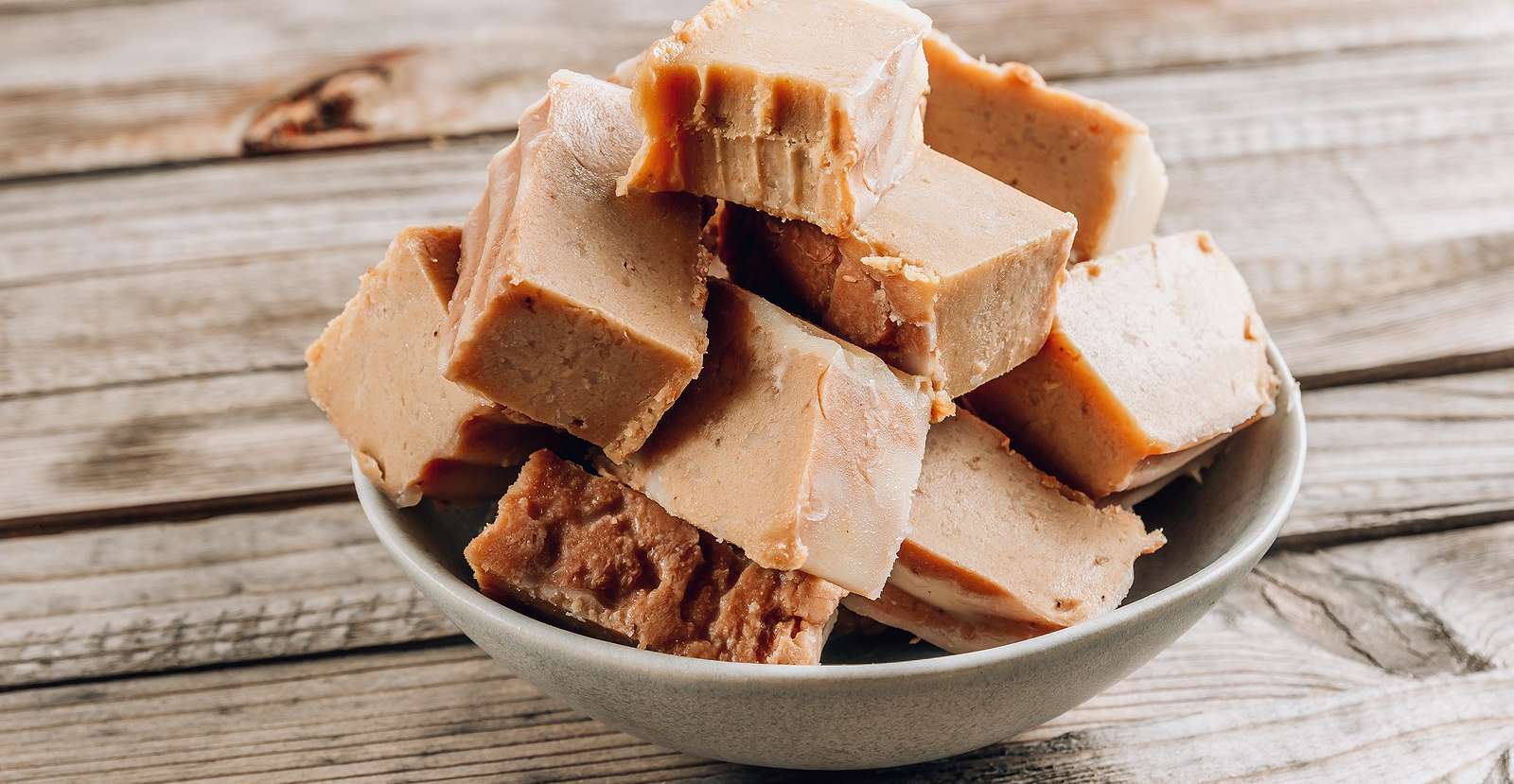 Cinnamon Fudge Chai Protein Bars