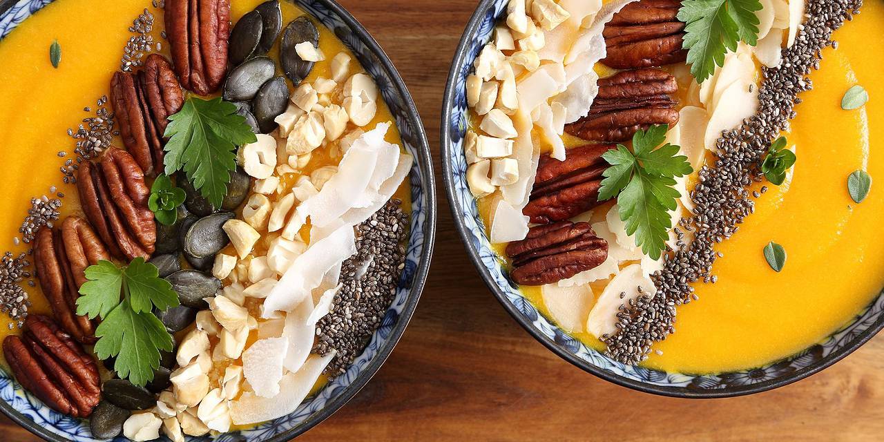 Banana-Pumpkin Breakfast Smoothie Bowl