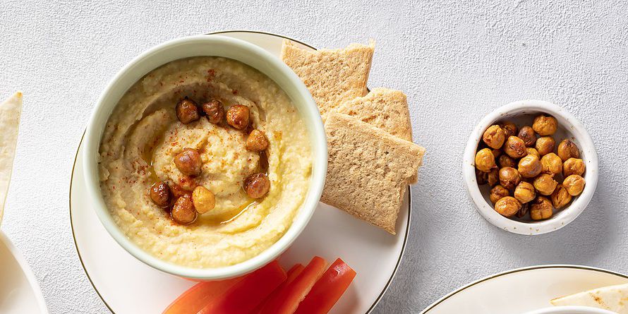 Crackers, Peppers & Hummus